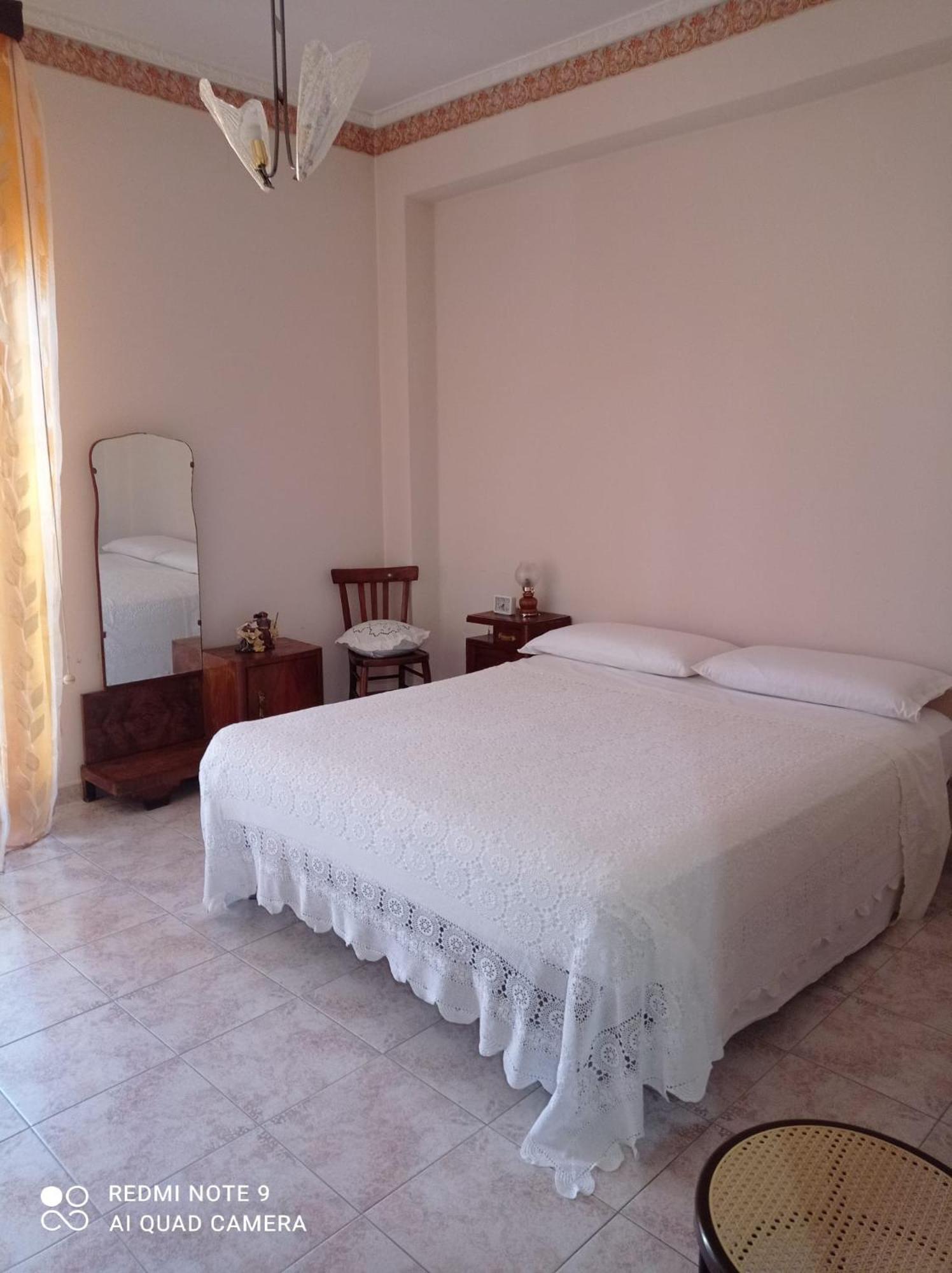 Montagne Rocciose Bed and Breakfast Frascineto Eksteriør billede