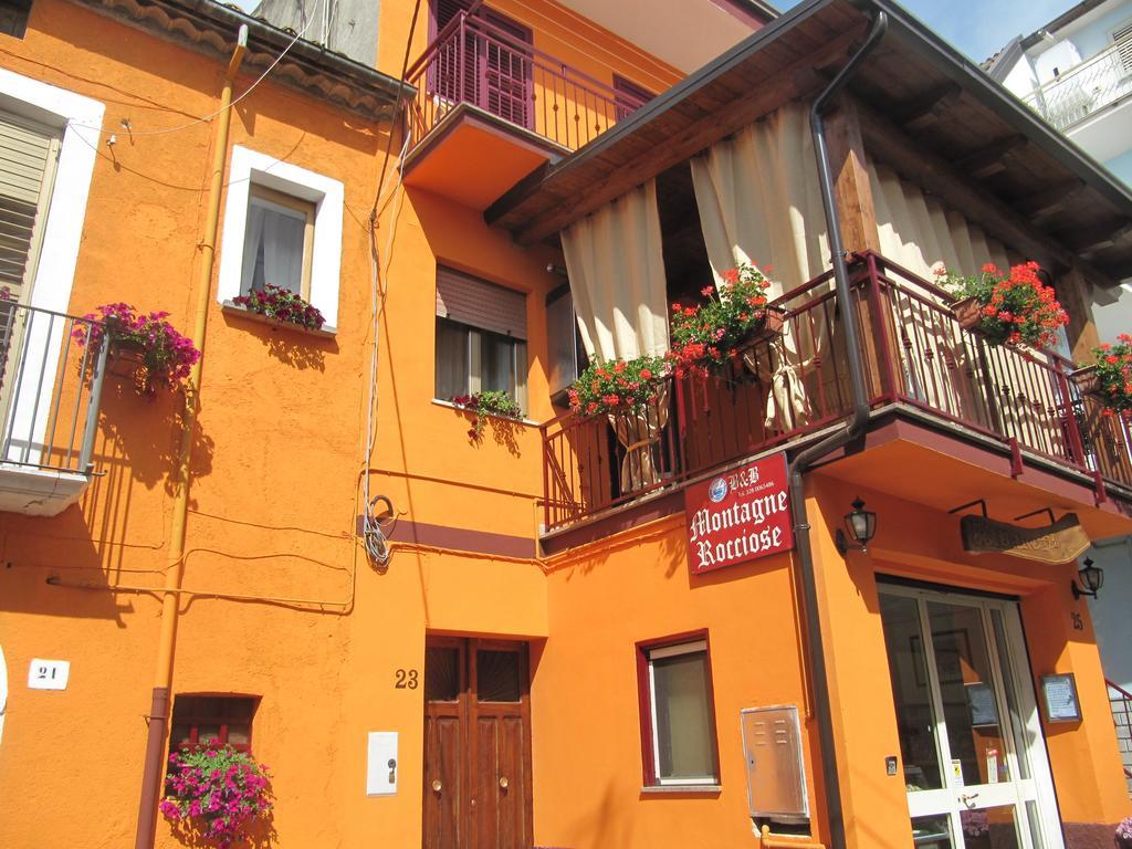 Montagne Rocciose Bed and Breakfast Frascineto Eksteriør billede