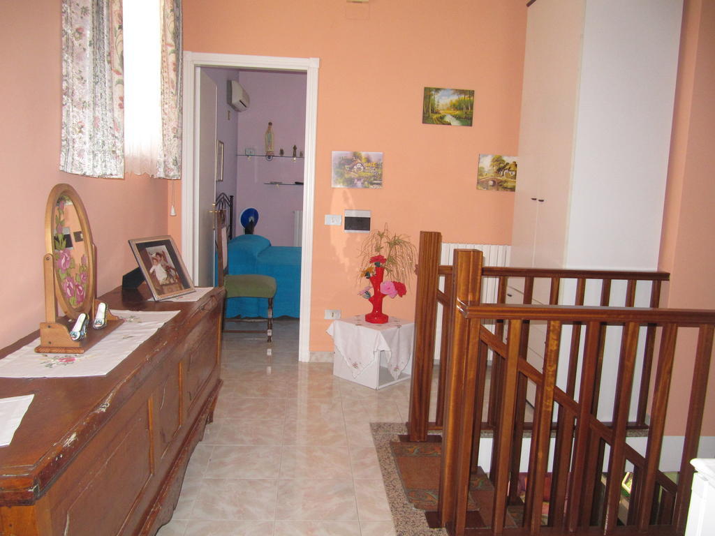 Montagne Rocciose Bed and Breakfast Frascineto Eksteriør billede
