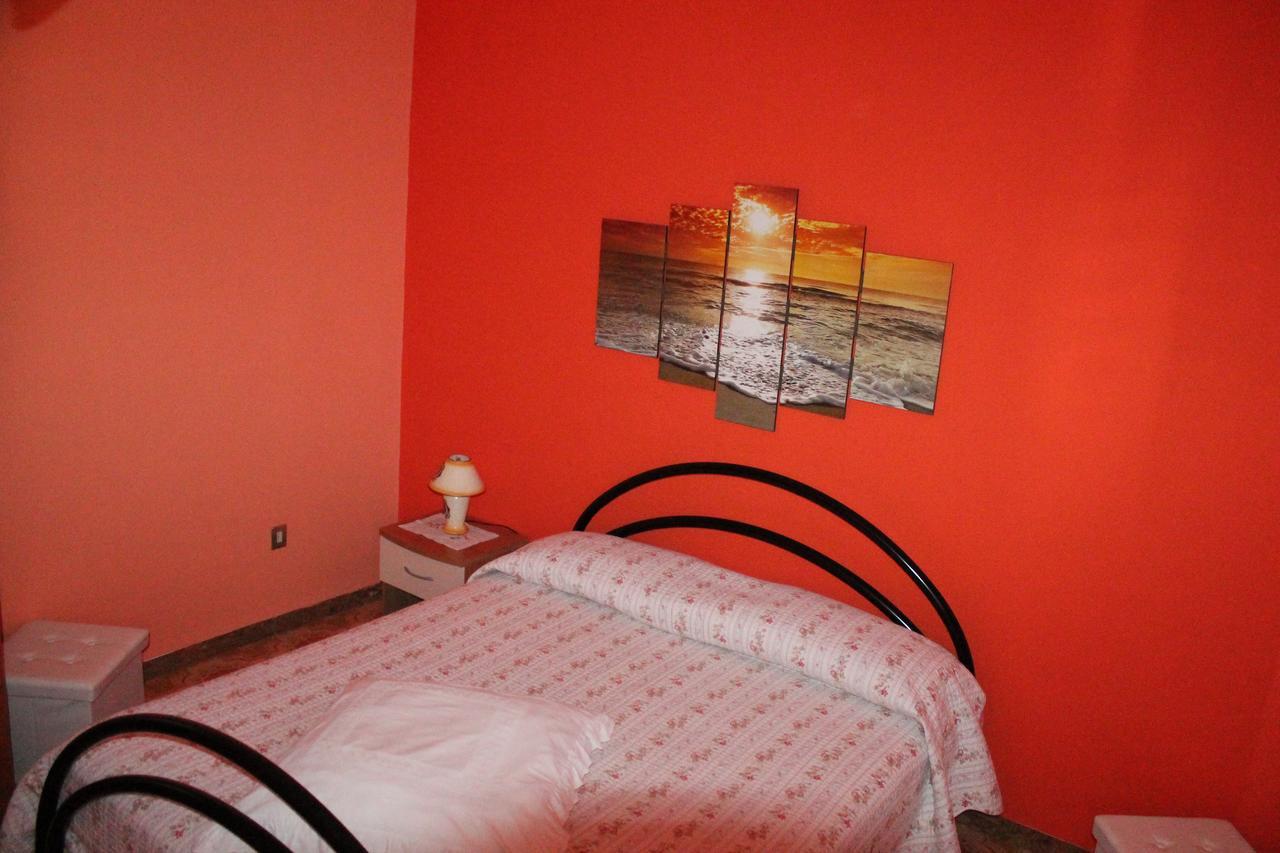 Montagne Rocciose Bed and Breakfast Frascineto Eksteriør billede