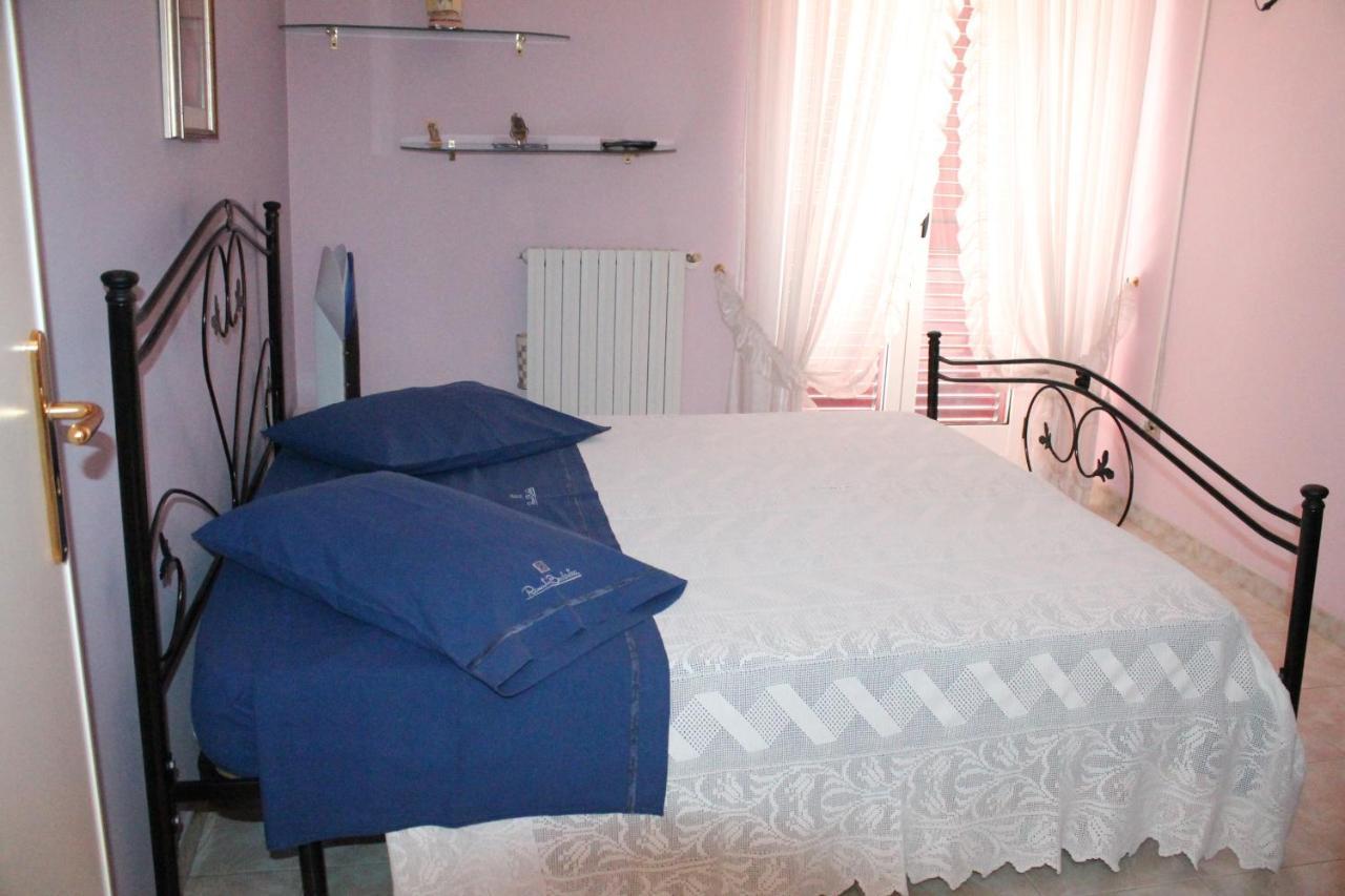 Montagne Rocciose Bed and Breakfast Frascineto Eksteriør billede